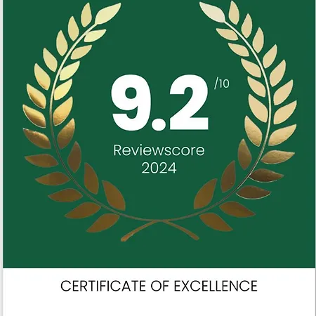 2 Pieces Climatise-wifi / 4 Voyageurs / Boxe Prive / 2 Piscines / 2 Tennis / Petanque / Pingpong Apartment