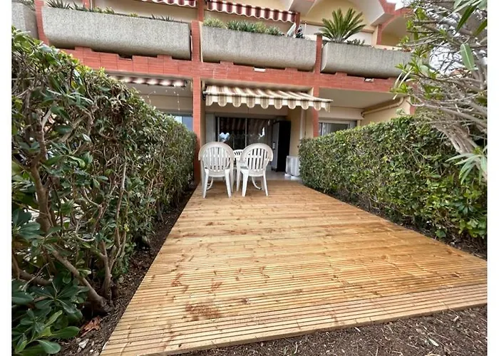 Apartment 2 Pieces Climatise-wifi / 4 Voyageurs / Boxe Prive / 2 Piscines / 2 Tennis / Petanque / Pingpong Antibes