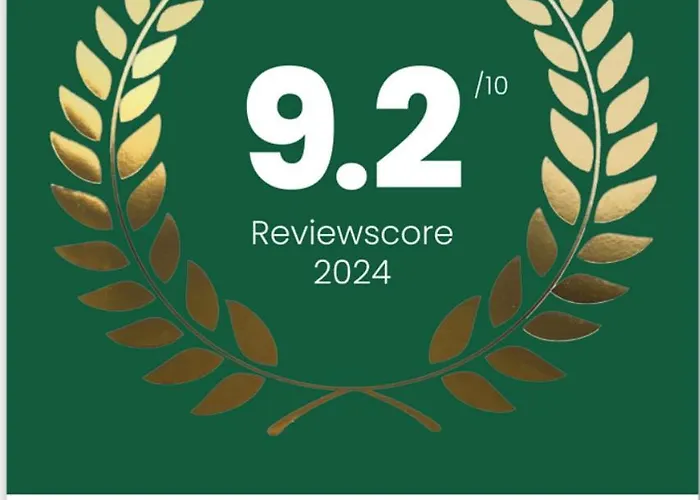 2 Pieces Climatise-wifi / 4 Voyageurs / Boxe Prive / 2 Piscines / 2 Tennis / Petanque / Pingpong Apartment